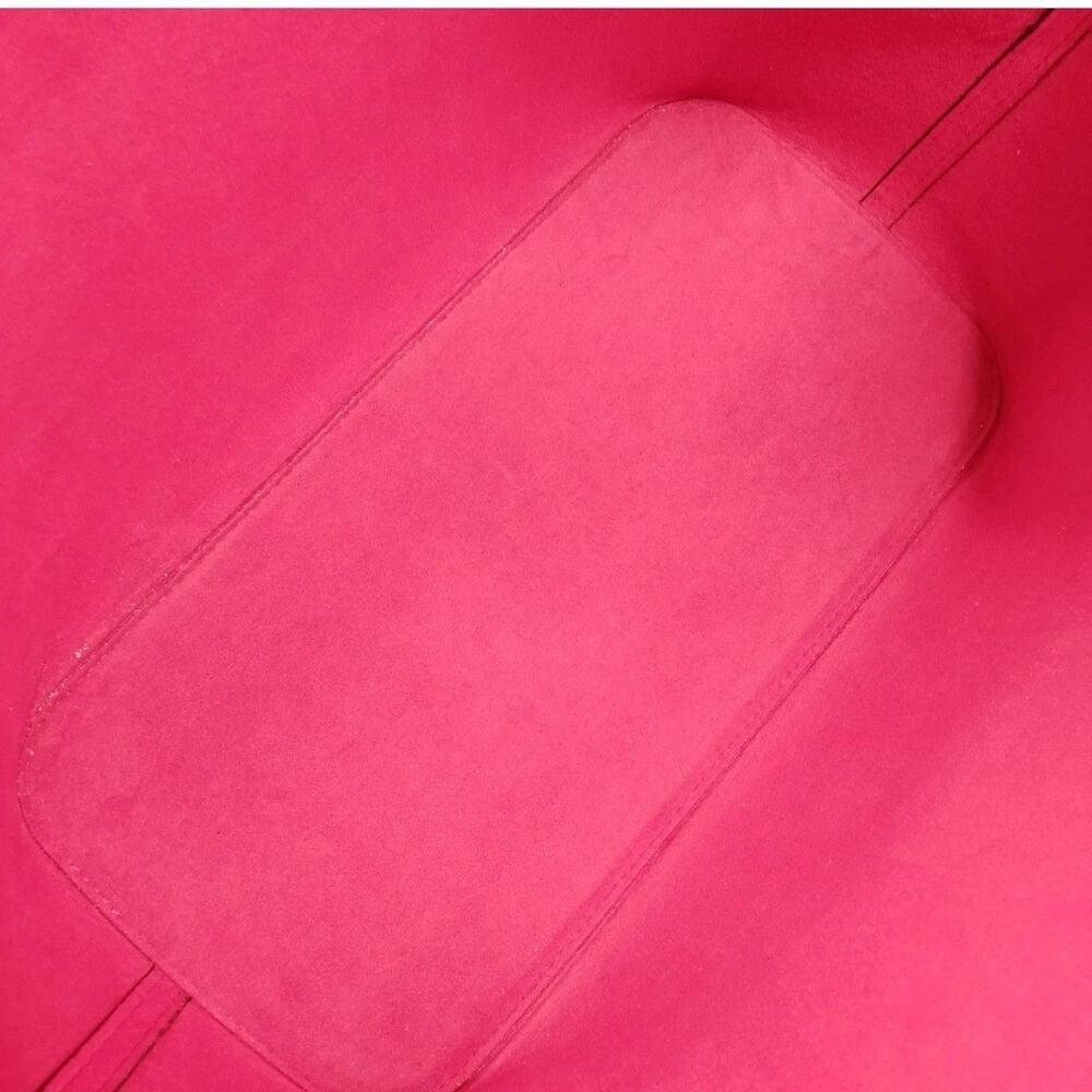 Louis Vuitton Red Travel Bag Set with Matching Pouch - Picture 8 of 8